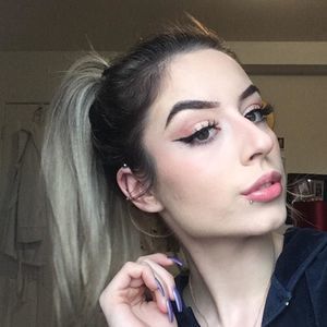 Meet your Posher, Mégane